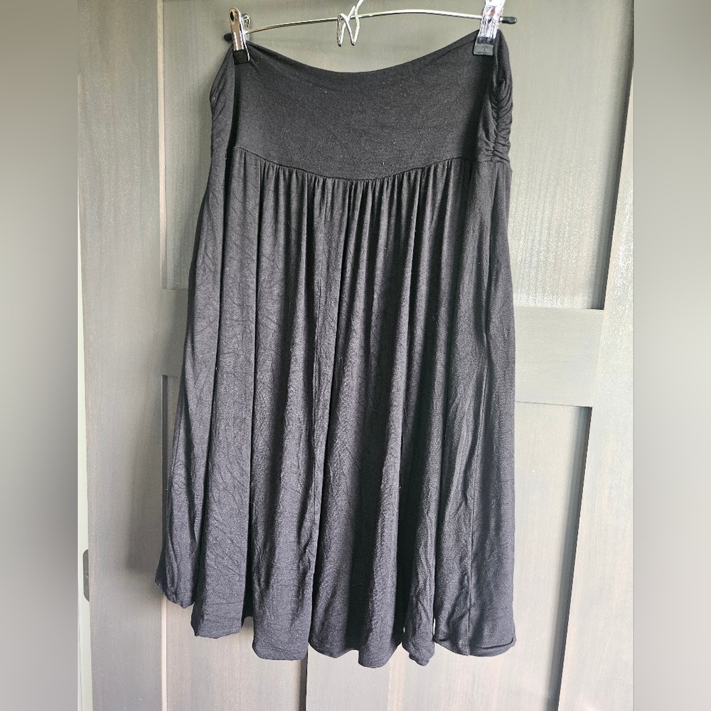 Black knee length skirt, size 2X